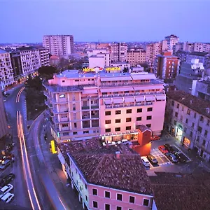 επισκεφθείτε το ξενοδοχείο